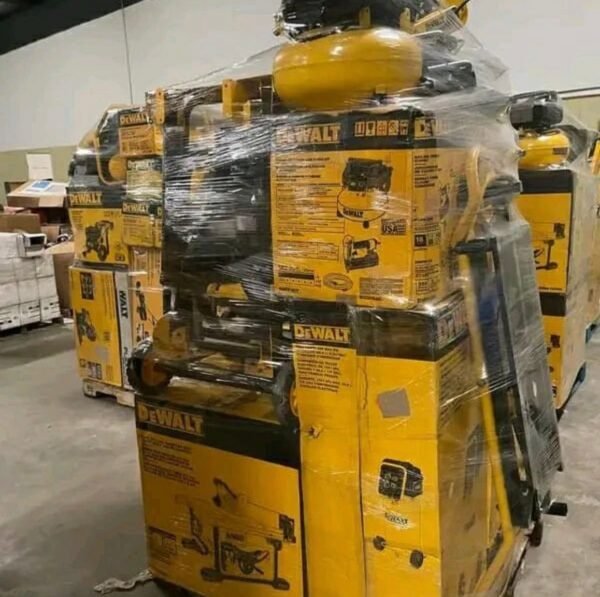 Dewalt tools Pallets  Contains 85 pieces